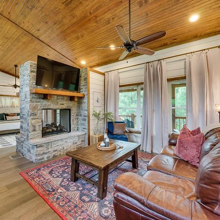 Tree-Lined Broken Bow Studio With Private Hot Tub! Extérieur photo
