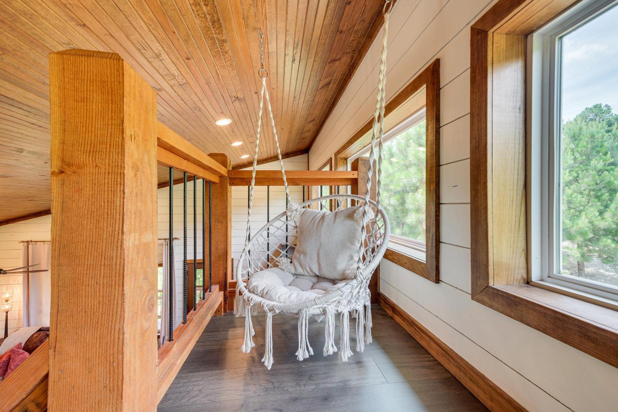Tree-Lined Broken Bow Studio With Private Hot Tub! Extérieur photo